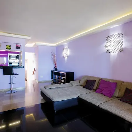 Sea Front Apartman *