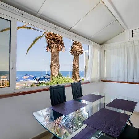 Apartman Sea Front *